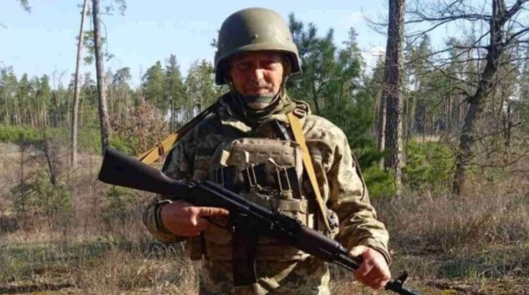 Володимир Викрикач з Добрівлян загинув у бою під Авдіївкою, а син досі захищає Україну на фронті