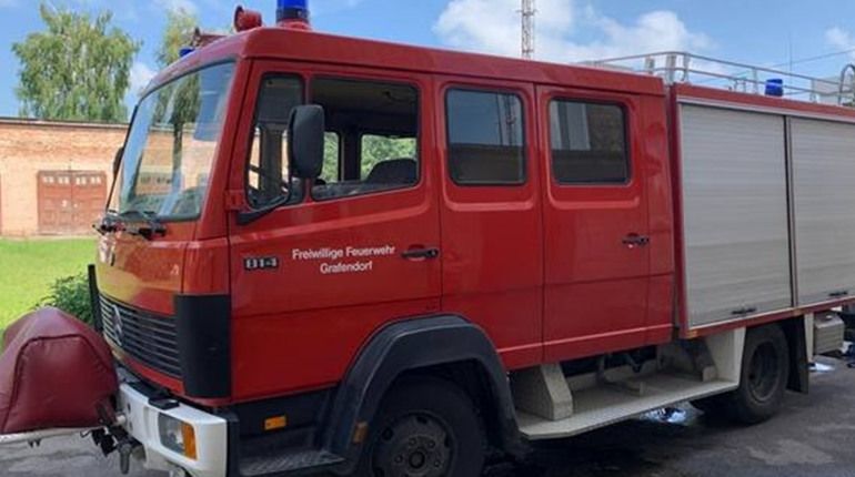 Менська громада отримала два спецавтомобілі з Німеччини