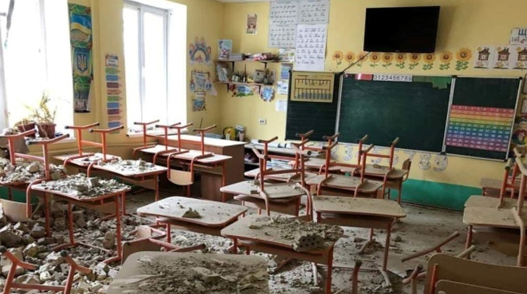 Два навчальні заклади Хмельниччини постраждали від ракетних обстрілів — МОН