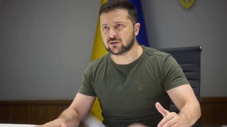 На скільки продовжать воєнний стан в Україні: Володимир Зеленський подав законопроєкт