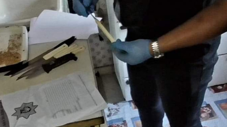 У Жовтих Водах чоловік увірвався до чужої квартири і вдарив ножем двох жінок: деталі