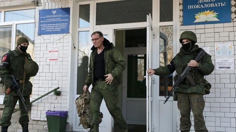 У Сватовому і Старобільську триває примусова мобілізація. Хто “здає” чоловіків окупантам