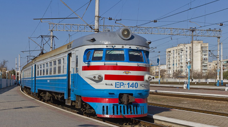 Приміське залізничне сполучення у Лозовій. Графік руху поїздів