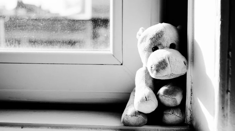 В Одесі трирічна дівчинка випала з вікна 20-го поверху