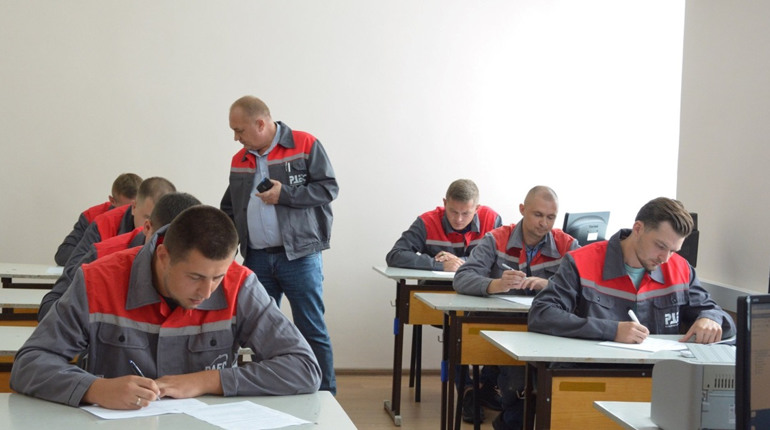 Конкурс профмайстерності серед водіїв РАЕС: досвід має значення