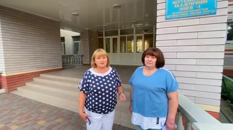 У Нерубайській школі показали, чи є у них "націоналістичний батальйон" та військова техніка. ВІДЕО