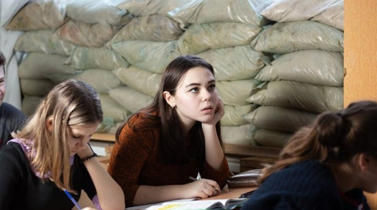 Яке навчання у школах планують запровадити області, які приймають переселенців з Донеччини