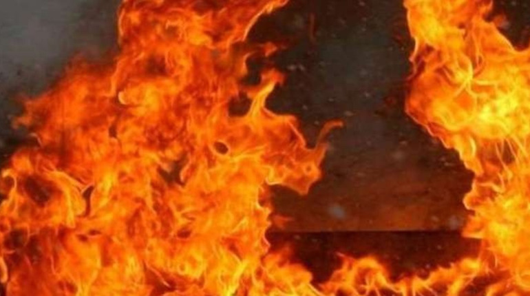Внаслідок пожежі в Южноукраїнську пошкоджено автомобіль