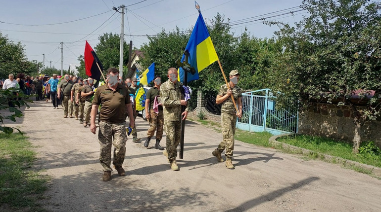 Первомайськ попрощався з Олегом Головковим. Вічна слава Герою