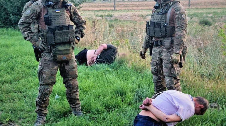 Одягали мішки на голову та катували: на Одещині затримали банду розбійників
