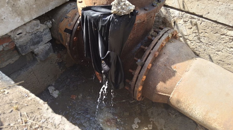 У Жовтих Водах стався порив водогону: свідчення очевидця та коментар Водоканалу