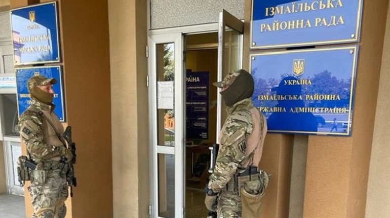 В Ізмаїлі СБУ перевіряє розподіл гуманітарки: у розкраданні підозрюють місцеве керівництво