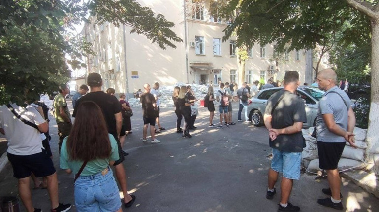 Запитали у лікарні: чи можна в Біляївці здати кров для поранених військових, чи є така потреба