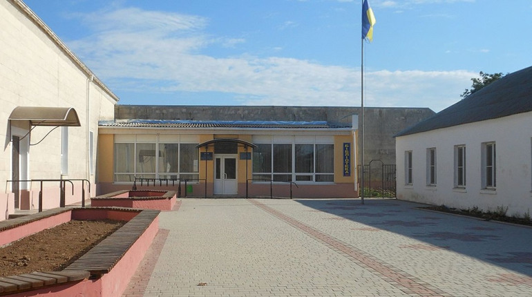 Зрадники, які працюють будинку культури Щасливцевого, примусово «запрошують» дітей у гуртки