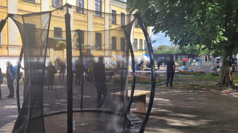 Розпочато розслідування щодо травмування дітей в Чернігові внаслідок вистрілу РПГ: який стан дітей