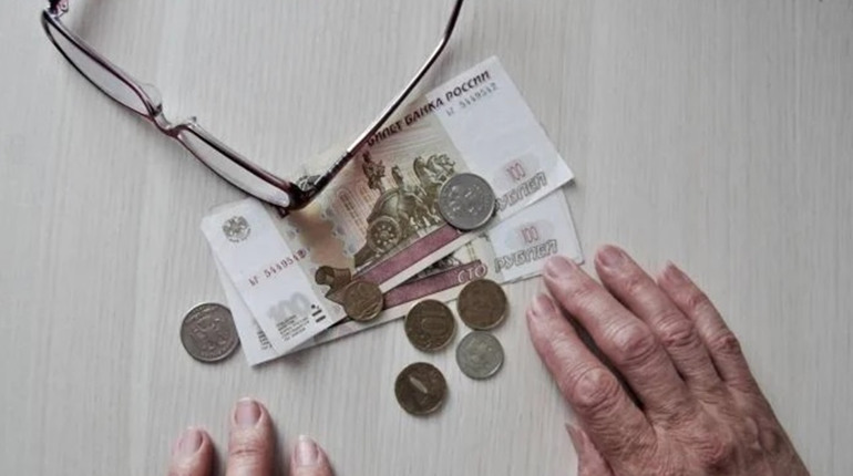 Колаборанти не виплачують рубльову пенсію у Генічеську, через розбиті мости