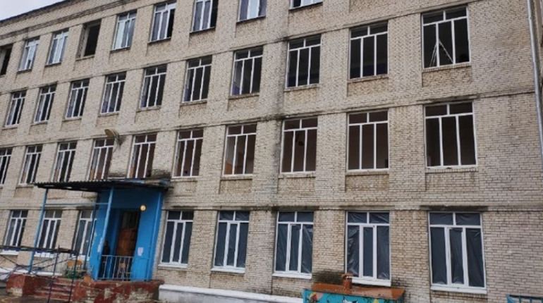 У Сєвєродонецьку 840 учнів отримують завдання на подвір’ях шкіл. Як вчитися без світла та інтернету