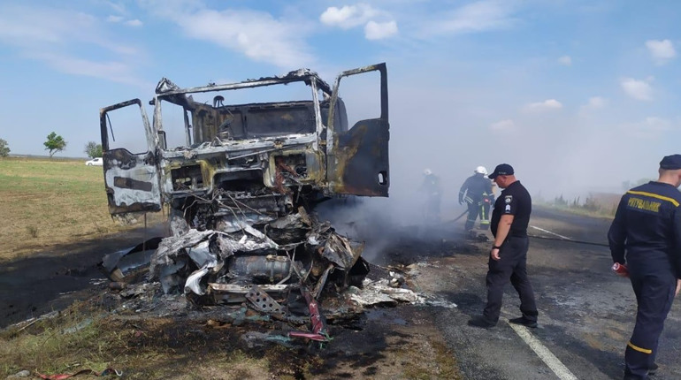 Страшна аварія на Одещині: в палаючому авто загинув батько та його дворічний син
