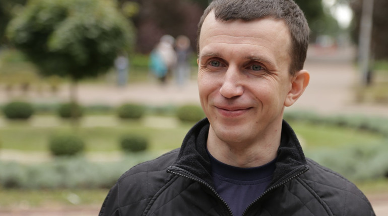 Донати на пальне за безкоштовну екскурсію містом: Валерій Воробей у проєкті “Життя в облозі"