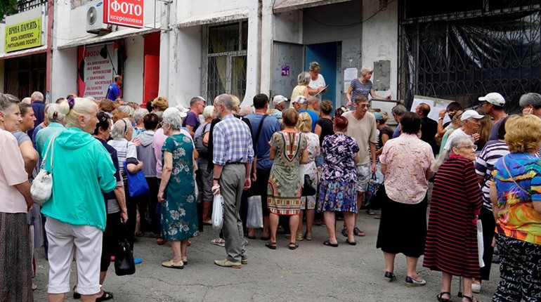 Окупанти - на валізах і виконувати обіцянки не збираються. Чому пенсіонери у розпачі