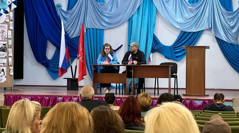 З продавчинь ковбасою - у керівниці "податкової": кар'єрний злет колаборантки з Голої Пристані