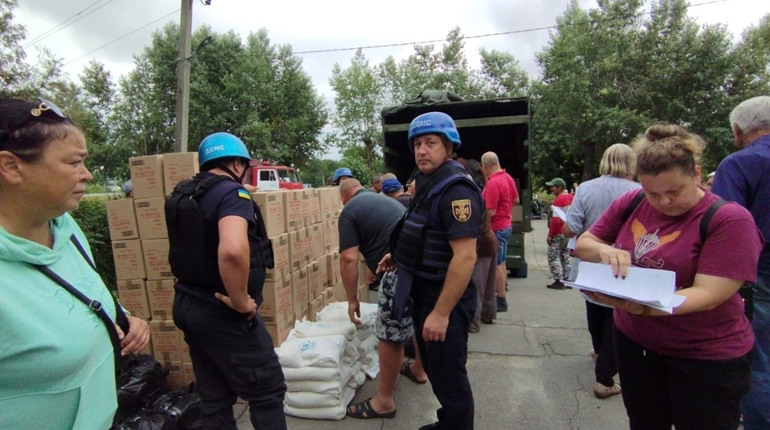 Снаряди лягали у ста метрах: рятувальники про евакуацію «дорогою життя Лисичанськ-Бахмут»