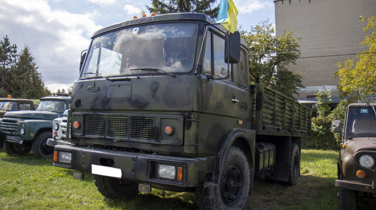 Придбали за 2 500 дол. і привели в "бойовий" стан: Трускавець відправляє на фронт вантажівку