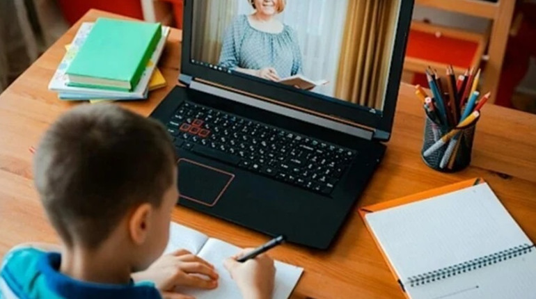 У Мелітополі погрожують батькам дітей, які навчаються за українською програмою