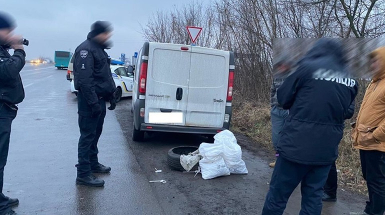 Колишнього сільського голову з Дубровиччини засудили за купівлю 33 кг бурштину