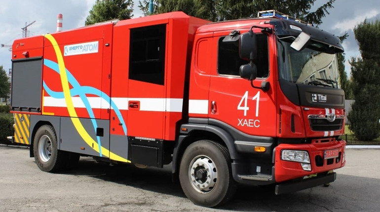 Енергоатом подарував нетішинським рятувальникам пожежну автоцистерну