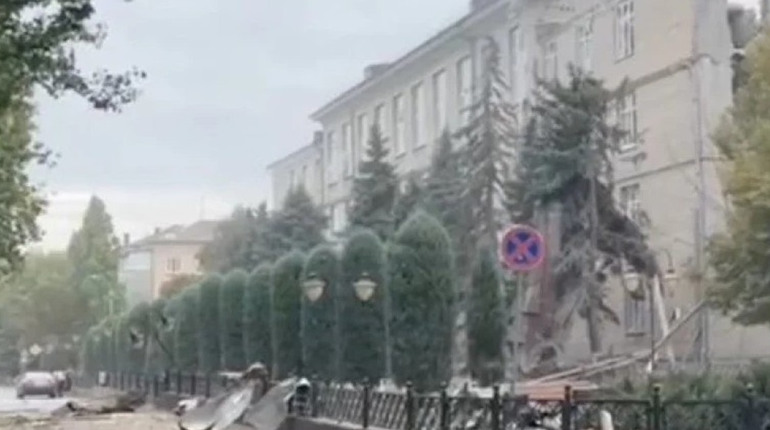 Окупанти в Херсоні збирають речі