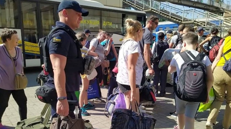 Як проходить евакуація дітей в Добропільській громаді: майже всі опікунські й прийомні сім'ї виїхали