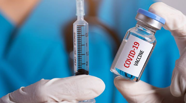 В Україні дозволили 2-гу бустерну дозу від COVID-19. Де можна зробити щеплення сірогозцям