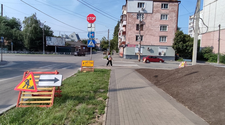 У Чернігові на місцях проведення ремонтів Чернігівводоканалу невідомі поцупили дорожні знаки