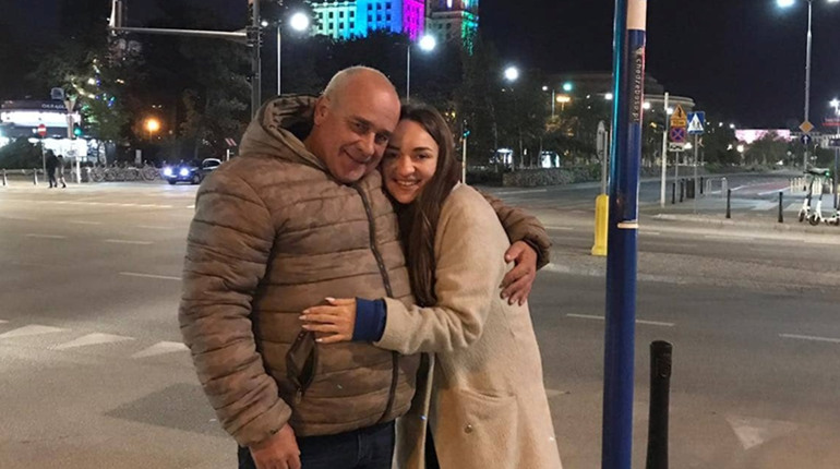 Бажаю кожному дочекатись своїх Героїв, - каже Олена Мельник, яка вперше за 3 роки зустрілась з татом