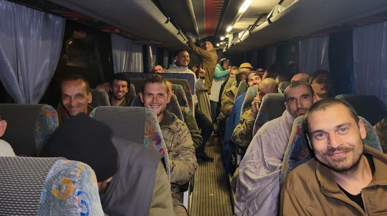 Захисники вдома: 215 українських воїнів вдалось визволити з російського полону. Повний список