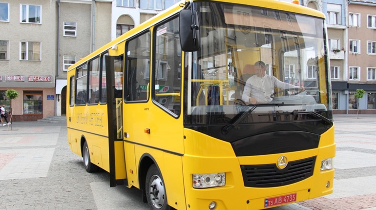 З початку війни Дрогобицька громада віддала 4 з 5 шкільних автобусів на потреби ЗСУ