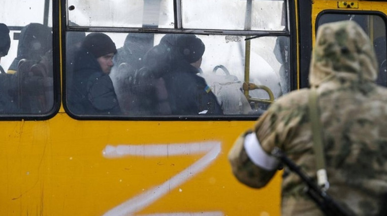 У Сватовому окупанти мобілізують 18-річних хлопців. Люди кажуть, що "загрібають" й молодших