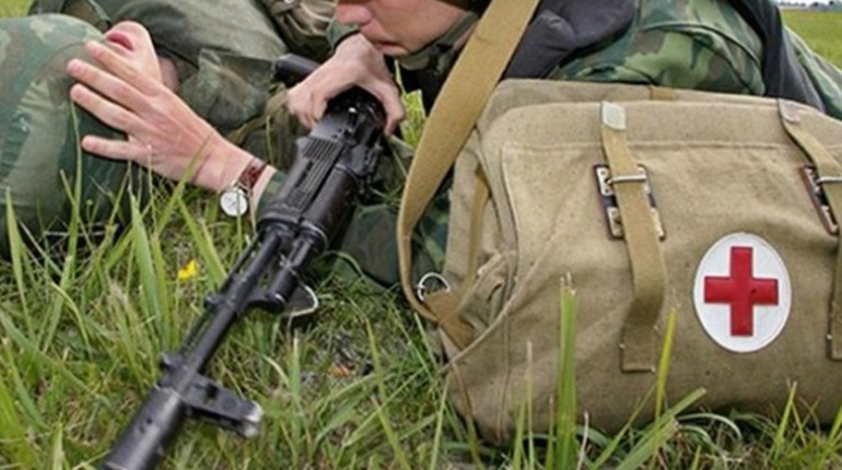 На Луганщині окупанти почали призов лікарів. Кого мобілізують до загарбницького війська