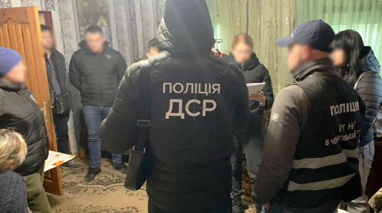 У Ніжині поліція затримала організовану злочинну групу наркоторговців