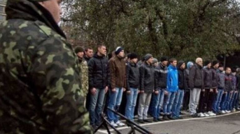 Осіннього призову на строкову службу та демобілізації не буде: Зеленський підписав зміни до указу
