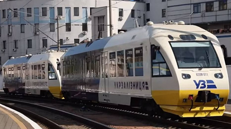 З Лозової на Слов'янськ запустили приміський поїзд