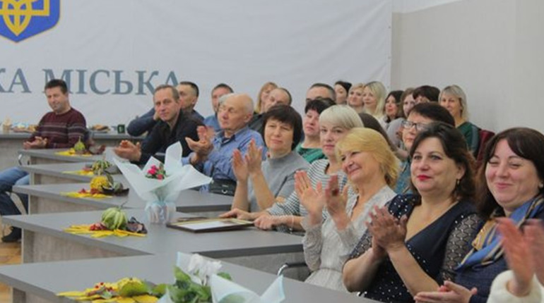 У Мені вшанували вчителів з нагоди професійного свята. Кого нагородили