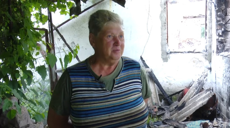 Мріє знайти залишки батьківської ікони на згарищі дому: Катерина Юрченко в проєкті "Люди вулиці"