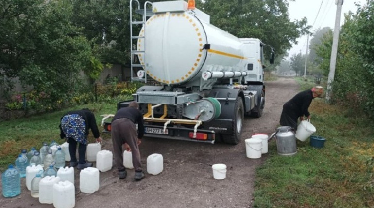У Курахівській громаді відсутнє водопостачання. Хто забезпечує людей водою