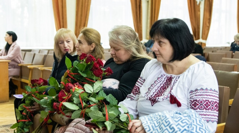 Трьох матерей з Дрогобиччини удостоїли звання “Мати-героїня”: хто вони