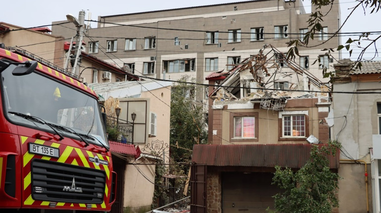 Влучання по готелю "Нінель" у Херсоні та по розташуванню окупантів в Інгульці