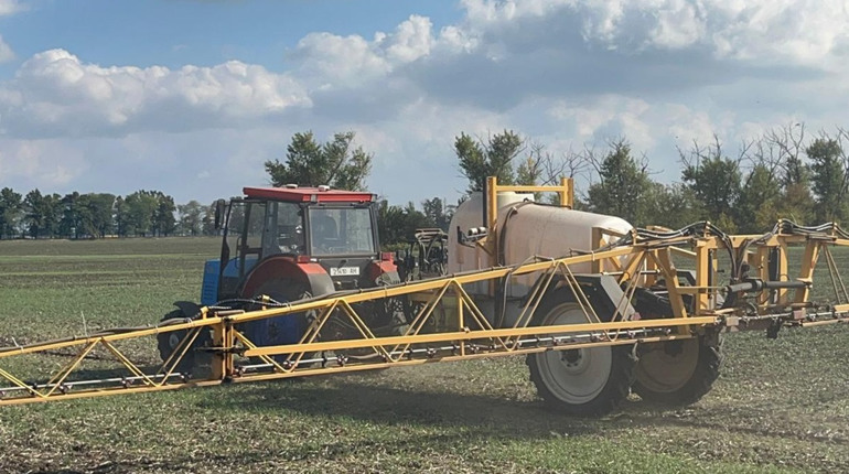 30% озимих та понад 10 тисяч вибухових предметів: як триває посівна на Донеччині