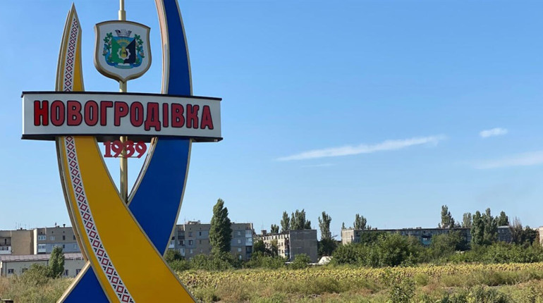 На Донеччині під час роздачі гуманітарки постраждала школа. Що трапилося