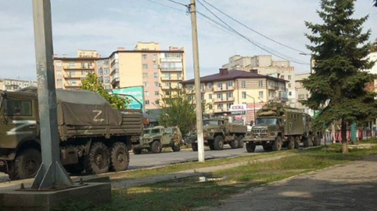 З Нової Каховкиі техніка РФ рухається в бік Криму